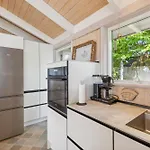 בית נופש Exclusive And Well-maintained With Breathtaking Panoramic Views, Spa, Sauna And A Wonderful Terrace Close To Child-friendly Handrup *