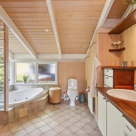 Exclusive And Well-maintained With Breathtaking Panoramic Views, Spa, Sauna And A Wonderful Terrace Close To Child-friendly Handrup Feriehus *