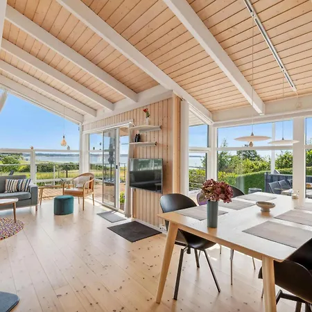 Exclusive And Well-maintained With Breathtaking Panoramic Views, Spa, Sauna And A Wonderful Terrace Close To Child-friendly Handrup Feriehus Ebeltoft
